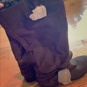 Women’s 9 pull on boots